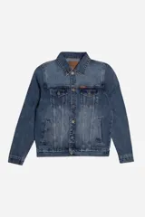 Campera de jean negra de calce regular, con bolsillos laterales y frontales, logo en grifa de cuero y composición 100% algodón.