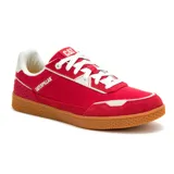 Championes Caterpillar modelo Pause Retro, de diseño urbano con capellada en lona roja y detalles en cuero color crema. Presenta cordones blancos, suela de goma color caramelo con textura hexagonal y logo de la marca en el lateral y la lengüeta.
