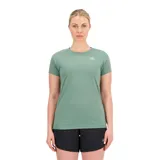 Remera deportiva New Balance de manga corta color verde, con logo impreso en el pecho y cuello redondo.