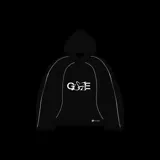 Canguro negro con capucha, cordones blancos y logo de la marca en el frente.