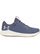 Championes de entrenamiento Under Armour Charged Aurora 2, diseñados específicamente para el pie femenino. Presentan una parte superior de malla transpirable en color azul, refuerzos de TPU para mayor estabilidad, entresuela Charged Cushioning para amortiguación y suela de goma con tracción multidireccional.