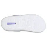 Zuecos Crocs modelo InMotion LiteRide Clog, de color gris en la parte superior perforada con tira trasera pivotante y suela gruesa de plataforma en color blanco con detalles negros.