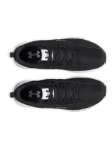 Championes Under Armour modelo Street Mirage, color negro con entresuela blanca. Presentan una parte superior de malla transpirable con superposiciones de gamuza, cierre de cordones y suela de goma duradera.