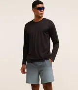 Bermuda deportiva masculina, color verde azulado con efecto degradé, cintura elástica con cordón de ajuste interno y forro de tela.