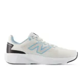 Championes New Balance 413 V3 para mujer, color blanco con detalles en azul claro y negro. Cuentan con entresuela acolchada, parte superior de malla transpirable y suela de goma duradera.