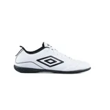 Championes de fútbol sala Umbro Classico III IC, color blanco con detalles en negro.