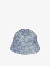 Gorro tipo bucket Adidas color celeste con estampado de monogramas con el logo del trifolio en gris.