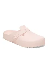 Zuecos Birkenstock Boston Eva color rosa claro, con hebilla ajustable y plantilla anatómica.