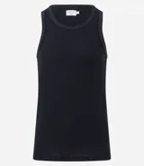 Musculosa negra de punto flamé texturizado, con cuello redondo y corte regular.