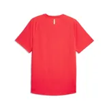 Remera deportiva Puma M PWRTRAIN Mix de color rojo neón, con mangas cortas y cuello redondo. Presenta el logo de la marca estampado en blanco en el lado izquierdo del pecho.