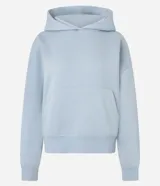 Buzo de algodón con felpa, color bordó, con capucha estructurada, bolsillo canguro delantero y puños canelados.