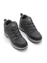 Bota de trekking Forum, color azul marino con detalles en negro y suela gris. Presenta un diseño de caña media con cordones, confeccionada en una combinación de malla y material sintético resistente.