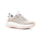 Championes deportivos Hi-Tec Dianne color beige con detalles en rosa y suela chunky blanca y rosa.