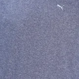 Remera deportiva Puma de hombre, color gris, de corte clásico y manga corta.