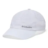 Gorra deportiva Columbia modelo Tech Shade II, color blanco, con paneles laterales de malla transpirable y logo de la marca bordado en el frente.