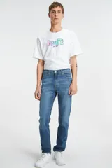 Pantalón de jean azul de corte skinny, tiro medio y confeccionado con tejido stretch.