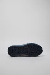 Championes Camper modelo Path.944, con diseño urbano en tonos beige, azul y marino, suela gruesa azul y cierre con cordones.