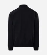 Campera estilo bomber de color negro, confeccionada con tejido repelente al agua. Posee cuello semi alto, cierre frontal con cremallera, bolsillos laterales y puños y dobladillo elastizados. Marca Marfinno.