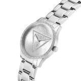 Reloj analógico Guess modelo Roxy con caja de 36 mm y malla de acero inoxidable en tono plateado. La esfera presenta el logo de la marca con un diseño triangular central y el bisel está decorado con cristales brillantes.