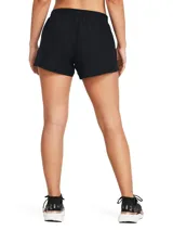 Short deportivo Under Armour, modelo Fly By 3, color negro. Confeccionado en tejido ligero de secado rápido con paneles de malla para ventilación, cintura elástica con cordón interno, braguita interior y bolsillo lateral con cierre.