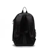Mochila deportiva negra con diseño funcional, ideal para tenis y pádel. Cuenta con compartimento específico para raquetas con protección climática, compartimento ventilado para calzado, espacio interior para computadora de hasta 16 pulgadas, bolsillos laterales y correas acolchadas ajustables. Fabricada en material resistente al agua.