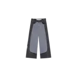 Pantalón de jean Eme Studios modelo Dual Anthracite, de corte ancho y diseño bicolor con paneles en gris oscuro y gris claro. Cuenta con costuras remarcadas en blanco y bolsillos laterales.