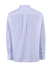 Camisa de manga larga RKF modelo Wf Pb, con diseño a cuadros en tonos celestes y rosados sobre fondo blanco. Cuenta con cuello americano con botones, cierre frontal abotonado y un bolsillo en el pecho con el logo bordado.