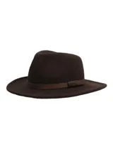 Sombrero de fieltro de lana color marrón, de ala ancha, con cinta decorativa de cuero sintético y hebilla con logo grabado.