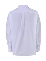 Camisa de manga larga RKF modelo Wf Pc, color lila con patrón de rayas verticales sutiles, cuello camisero clásico, cierre frontal con botones y un bolsillo en el pecho con el logo bordado.