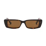 Lentes de sol rectangulares con armazón de carey y cristales marrones. Fabricados a partir de plástico reciclado, cuentan con filtro UV 400.