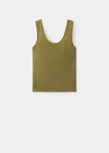 Top de lino color verde militar, con cuello redondo y diseño sin mangas.