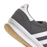 Championes Adidas Run 70S 2.0, color gris con detalles en blanco y suela color caramelo.