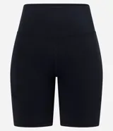 Bermuda ciclista de microfibra color azul, con ajuste al cuerpo y bolsillo lateral funcional. Diseño deportivo de tiro alto.