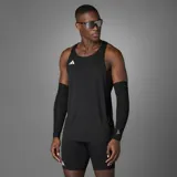 Musculosa de running Adidas Adizero Essentials, color negro, con corte ajustado, cuello redondo y espalda deportiva racer-back. Incorpora tecnología AEROREADY para la absorción del sudor.