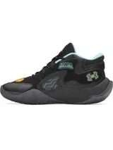 Championes de básquetbol Under Armour modelo Jet 25, color negro con detalles en celeste. Presentan una parte superior de materiales mixtos, cuello acolchado y entresuela Micro G para mayor amortiguación. Incluyen parches extraíbles con velcro en los laterales.