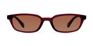 Lentes de sol con armazón rectangular alargado de color bordó y cristales polarizados en tono marrón.