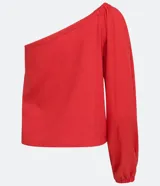 Blusa roja de lino con un solo hombro y manga larga abullonada.