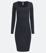 Vestido midi verde militar de algodón acanalado, con escote cuadrado y mangas largas.