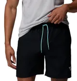 Short de baño negro con tecnología Omni-Shield y Omni-Shade UPF 50. Cuenta con cintura elástica ajustable con cordón, calzoncillos interiores de malla, bolsillos laterales y un bolsillo trasero con cierre de seguridad.