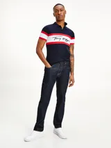 Jeans de corte recto ajustado, color azul oscuro, confeccionados en tejido denim Power Stretch® de mezcla de algodón.