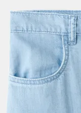 Jeans de corte palazzo y tiro regular, confeccionados en denim suave de color celeste claro.