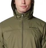 Campera impermeable Columbia modelo Glennaker Lake Jkt Omni-Shield, color verde militar, con cierre frontal, capucha ajustable que se guarda en el cuello, bolsillos con cremallera y puños ajustables con velcro.