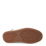 Championes Puma modelo Park Luna, con diseño urbano inspirado en el skate. Presentan una capellada blanca con el icónico formstrip de la marca en color negro, cordones gruesos, entresuela en tono crema y suela de goma color caramelo.