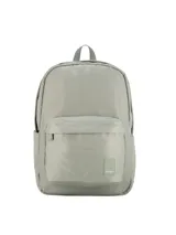 Mochila color beige con bolsillo frontal y logo de la marca en la parte inferior.