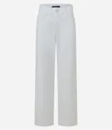 Pantalón blanco de corte recto, tiro alto, confeccionado en sarga de algodón.