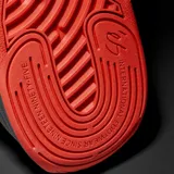 Championes eS Two Nine 8, color negro con detalles en rojo.