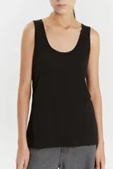 Musculosa negra de jersey de algodón con escote en U y calce clásico.