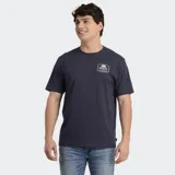 Remera de algodón color azul marino, con cuello redondo, mangas cortas y logo de la marca estampado en el pecho.