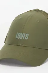 Gorra de béisbol color verde militar, con logo de Levi's bordado en el frente y paneles traseros de malla.