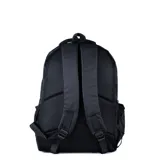 Mochila Umbro color negro con detalles en gris. Cuenta con un compartimento principal con cierre, un bolsillo frontal vertical con cierre y un diseño gráfico estampado en la parte inferior con el logo de la marca.